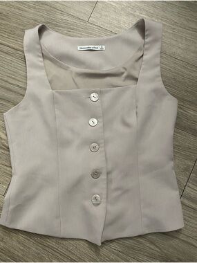 Abercrombie & Fitch Mara Tailored Neutral Taupe Square-Neck Button Front Vest